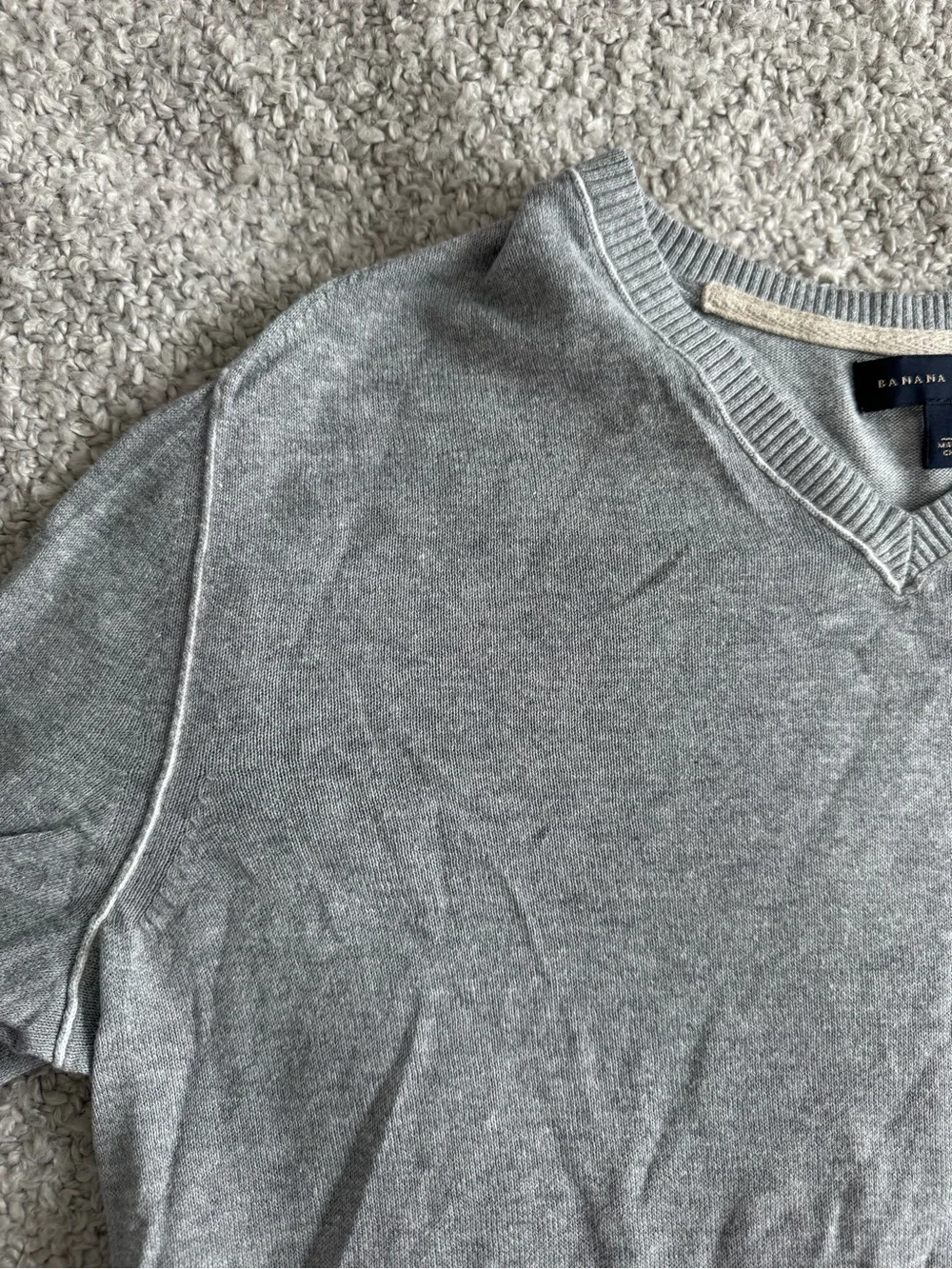 Banana Republic Men’s Gray V-Neck Silk/Linen/Cotton Sweater